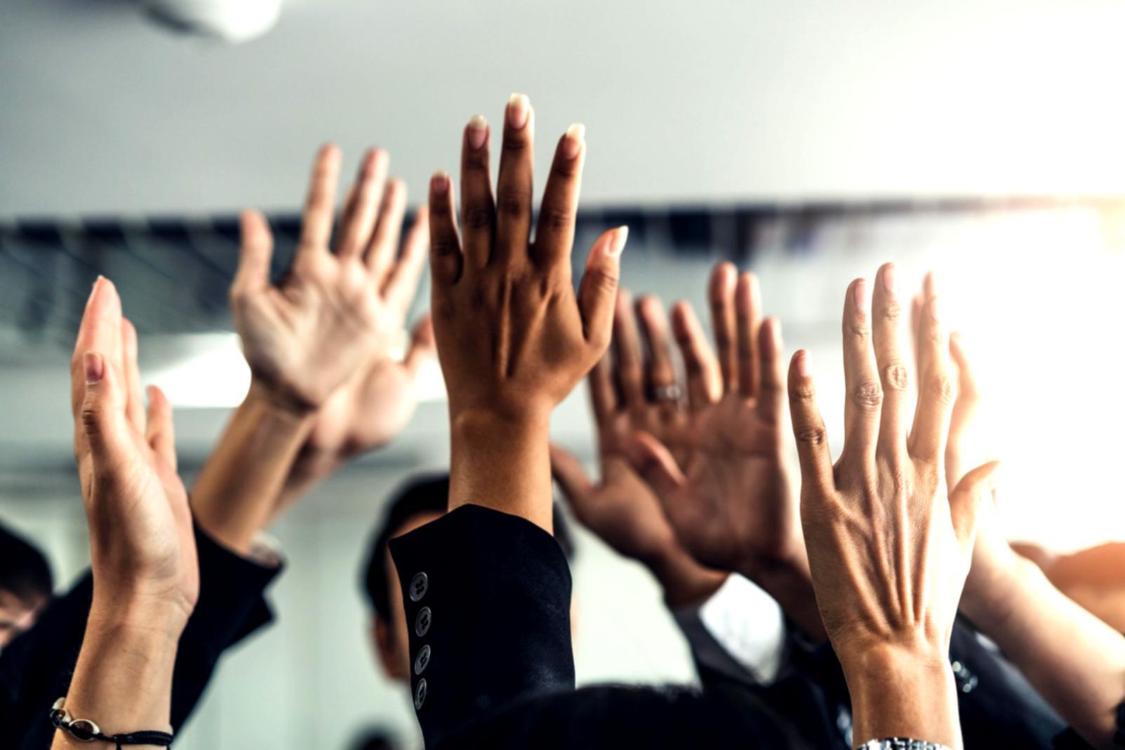 Detaillierte Serverlog-Analyse mit farbcodierten Crawling-Mustern und Performance-Metriken